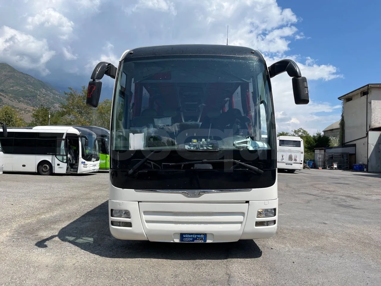 Man Lion's Coach R07/ Euro 6 - 294 Kw - 12 Mt - front photo