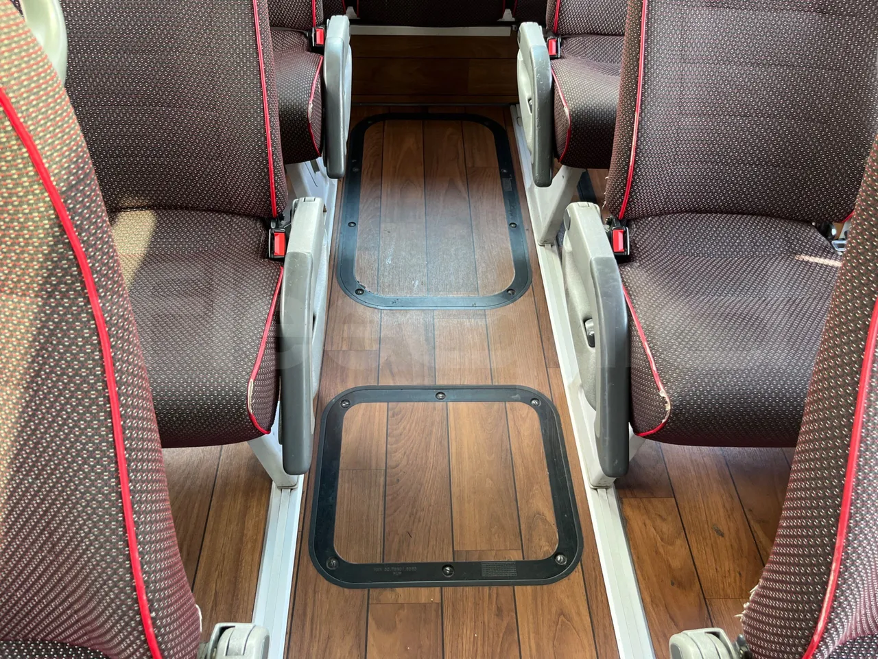 Man Lion's Coach R07/ Euro 6 - 294 Kw - 12 Mt - floor hatches photo
