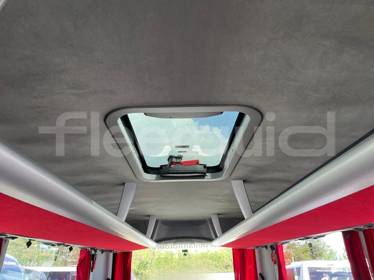 Man Lion's Coach R07/ Euro 6 - 294 Kw - 12 Mt - roof hatch 1