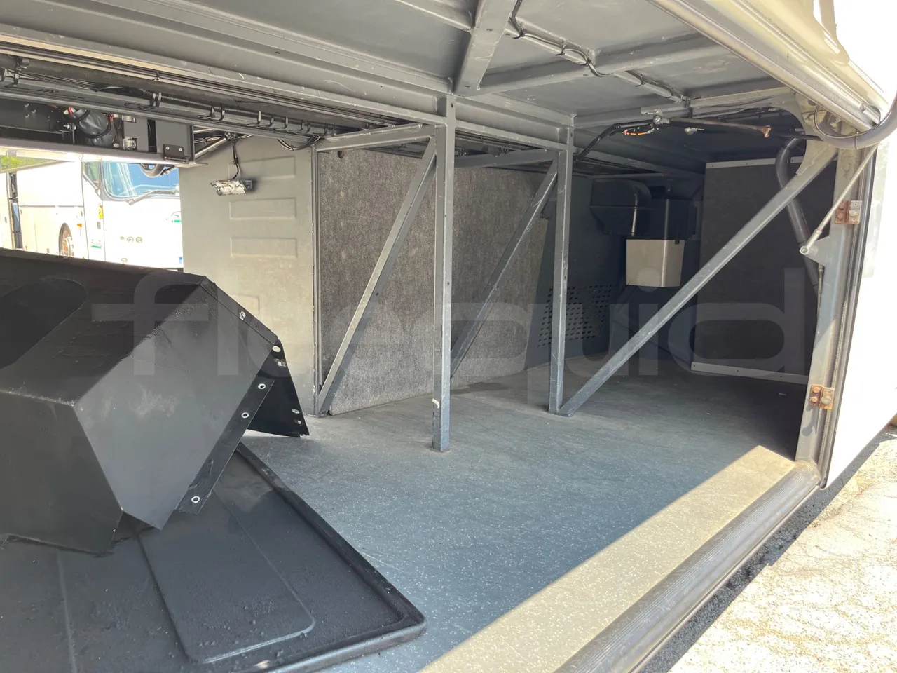 Man Lion's Coach R07/ Euro 6 - 294 Kw - 12 Mt - internal frame rust check