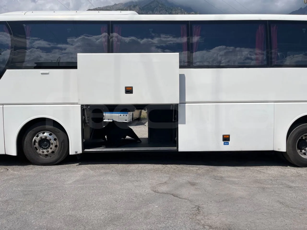 Man Lion's Coach R07/ Euro 6 - 294 Kw - 12 Mt - luggage rack photo
