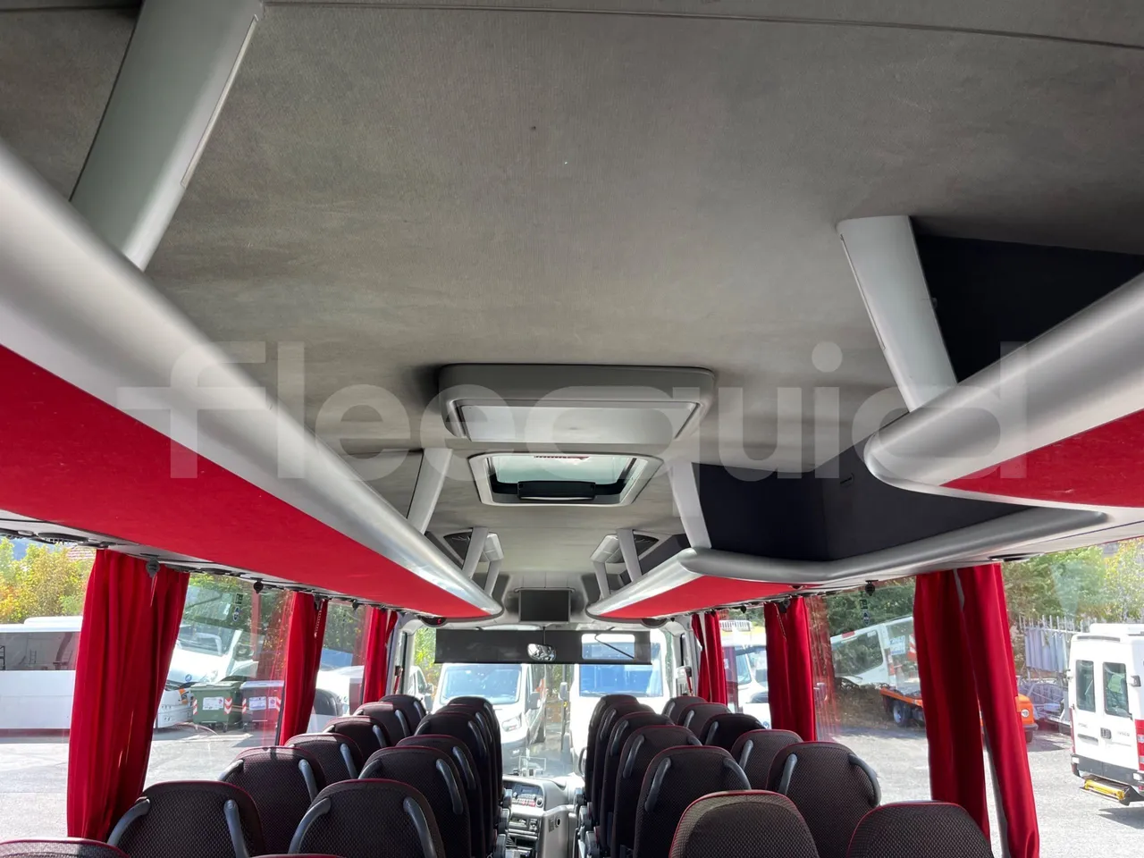 Man Lion's Coach R07/ Euro 6 - 294 Kw - 12 Mt - monitor detail photo