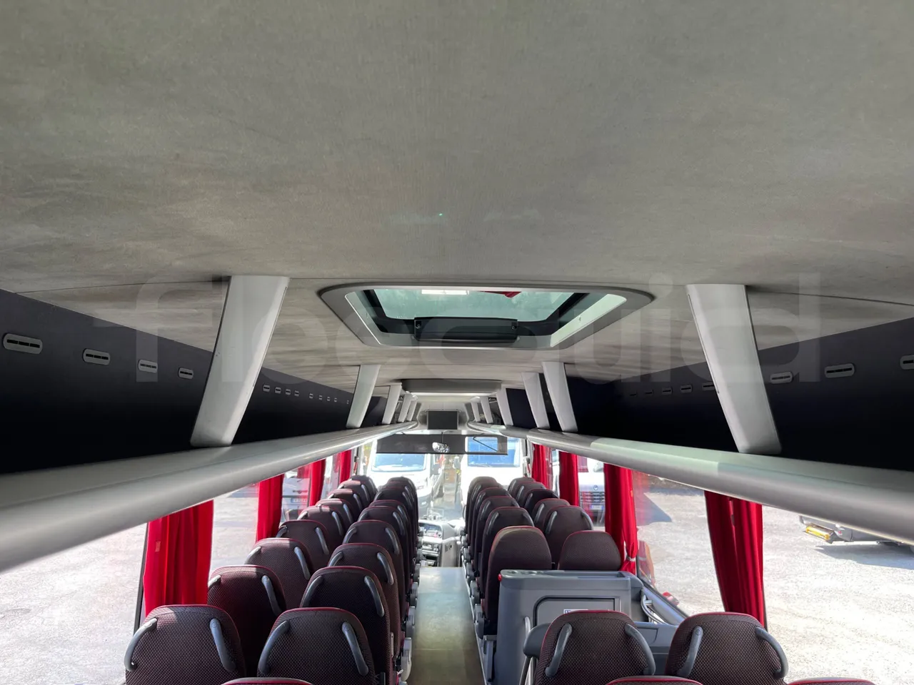 Man Lion's Coach R07/ Euro 6 - 294 Kw - 12 Mt - overhead compartments photo