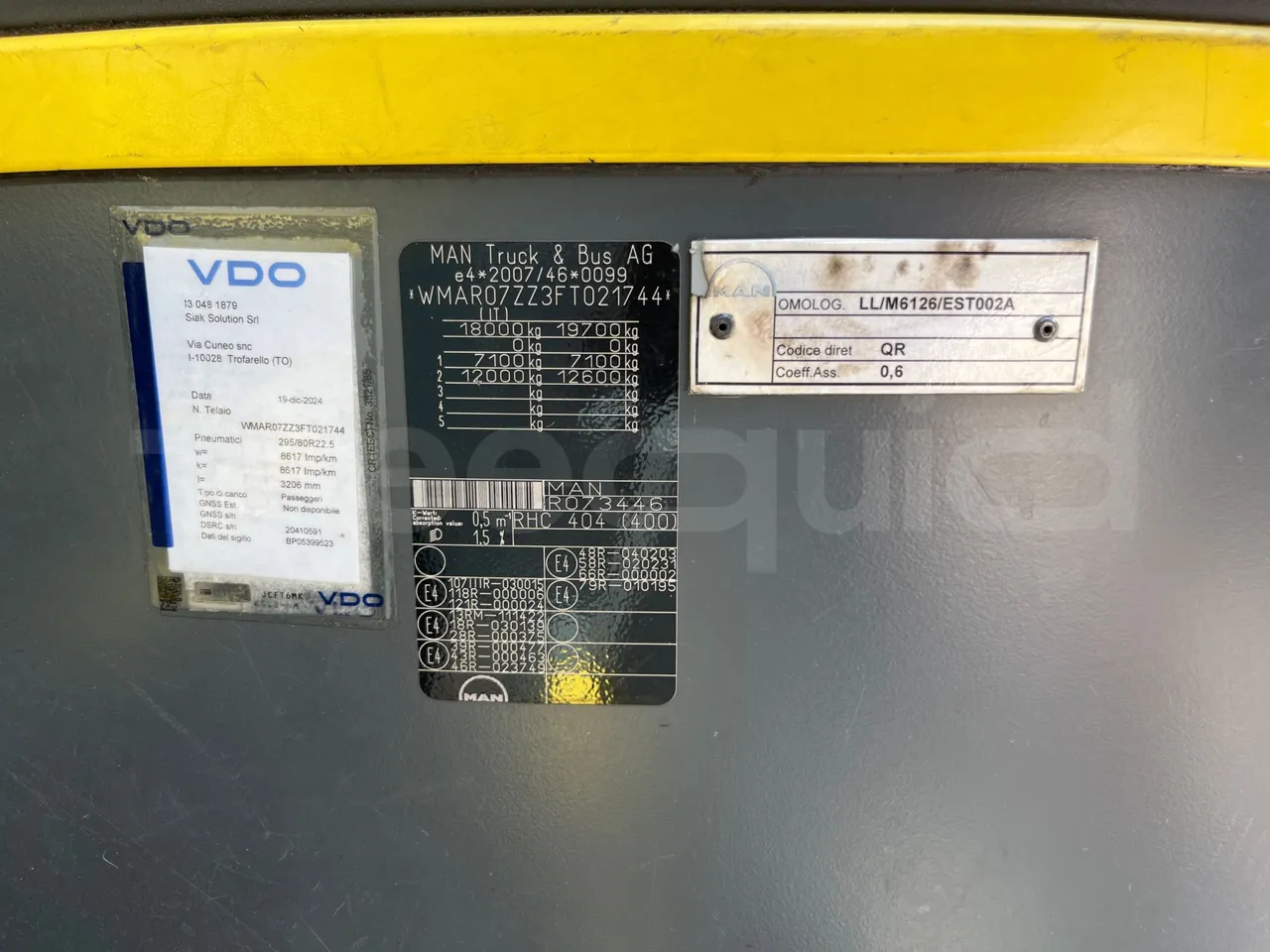 Man Lion's Coach R07/ Euro 6 - 294 Kw - 12 Mt - vehicle plate photo