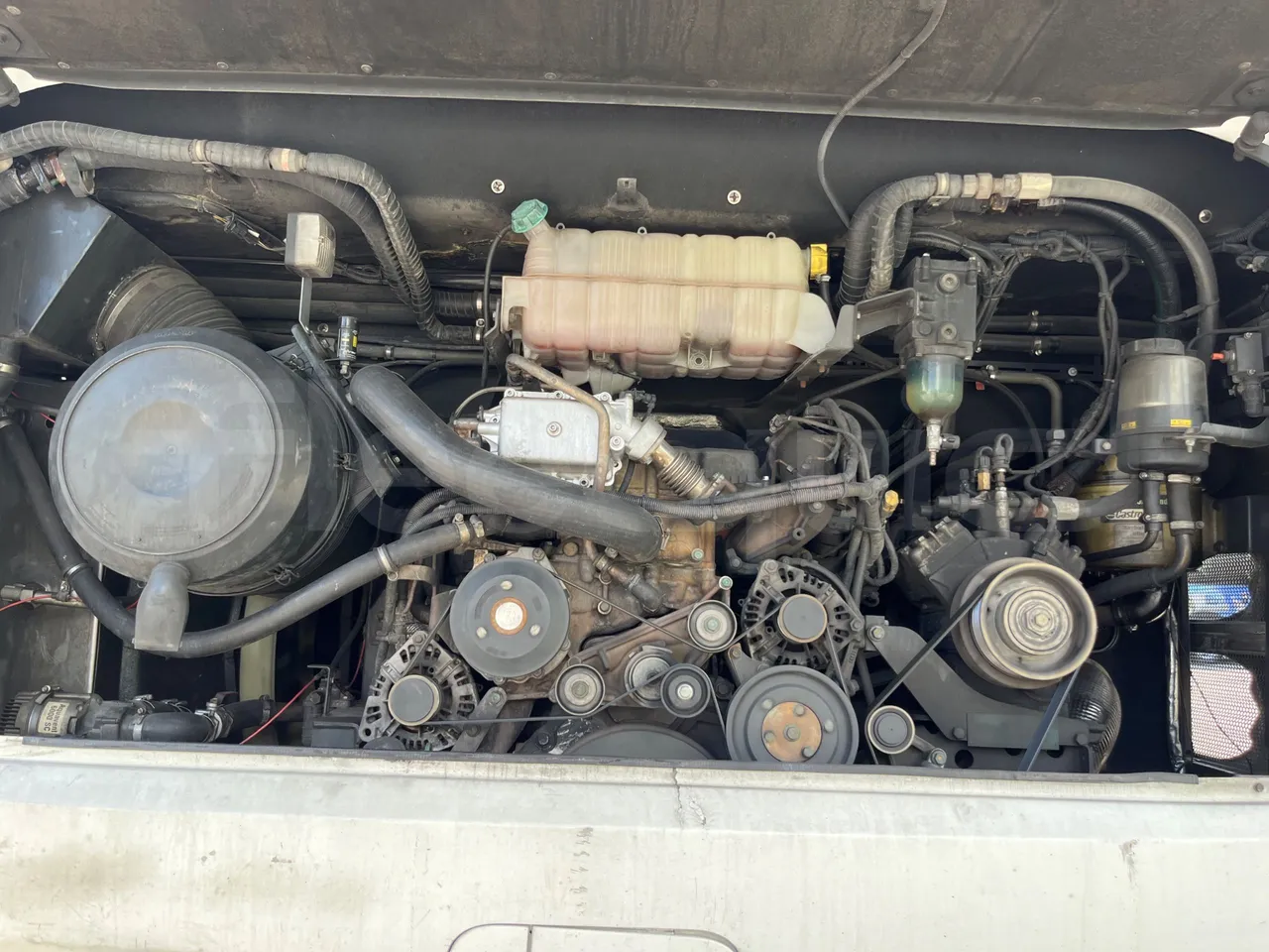 Man Lion's Coach R07/ Euro 6 - 294 Kw - 12 Mt - rear hatch open (mandatory for bus to scrap)