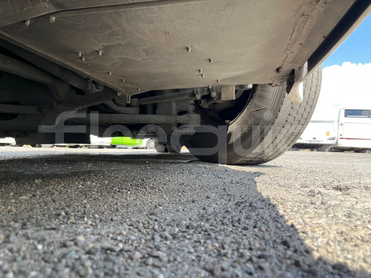 Man Lion's Coach R07/ Euro 6 - 294 Kw - 12 Mt - front axle left side