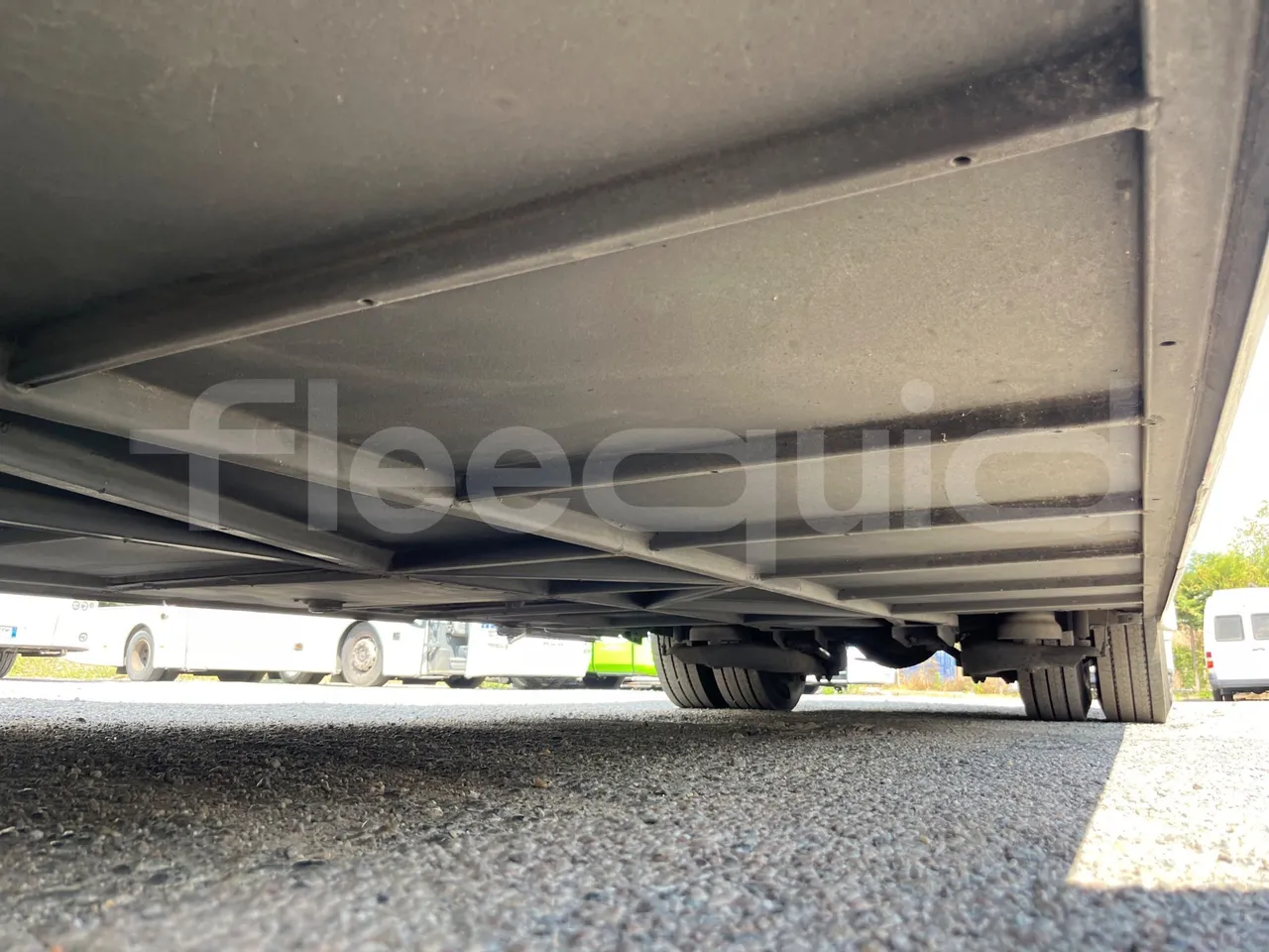 Man Lion's Coach R07/ Euro 6 - 294 Kw - 12 Mt - central undercarriage photo