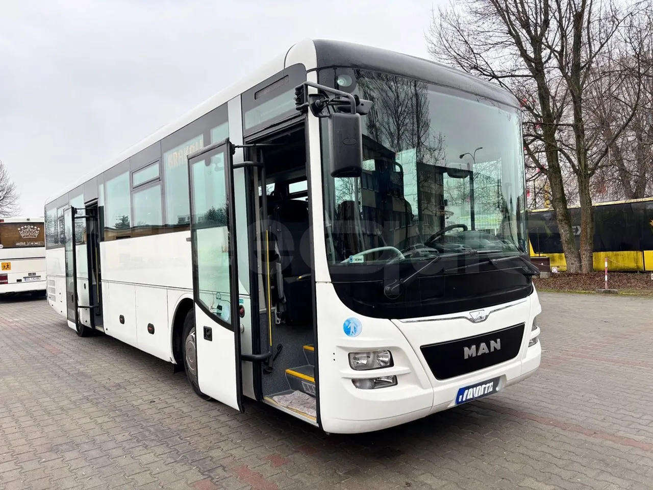 Man Lion's Intercity B.2007.46.008 - Euro6 - 213kW - 12.280mt - 3/4 right front doors open