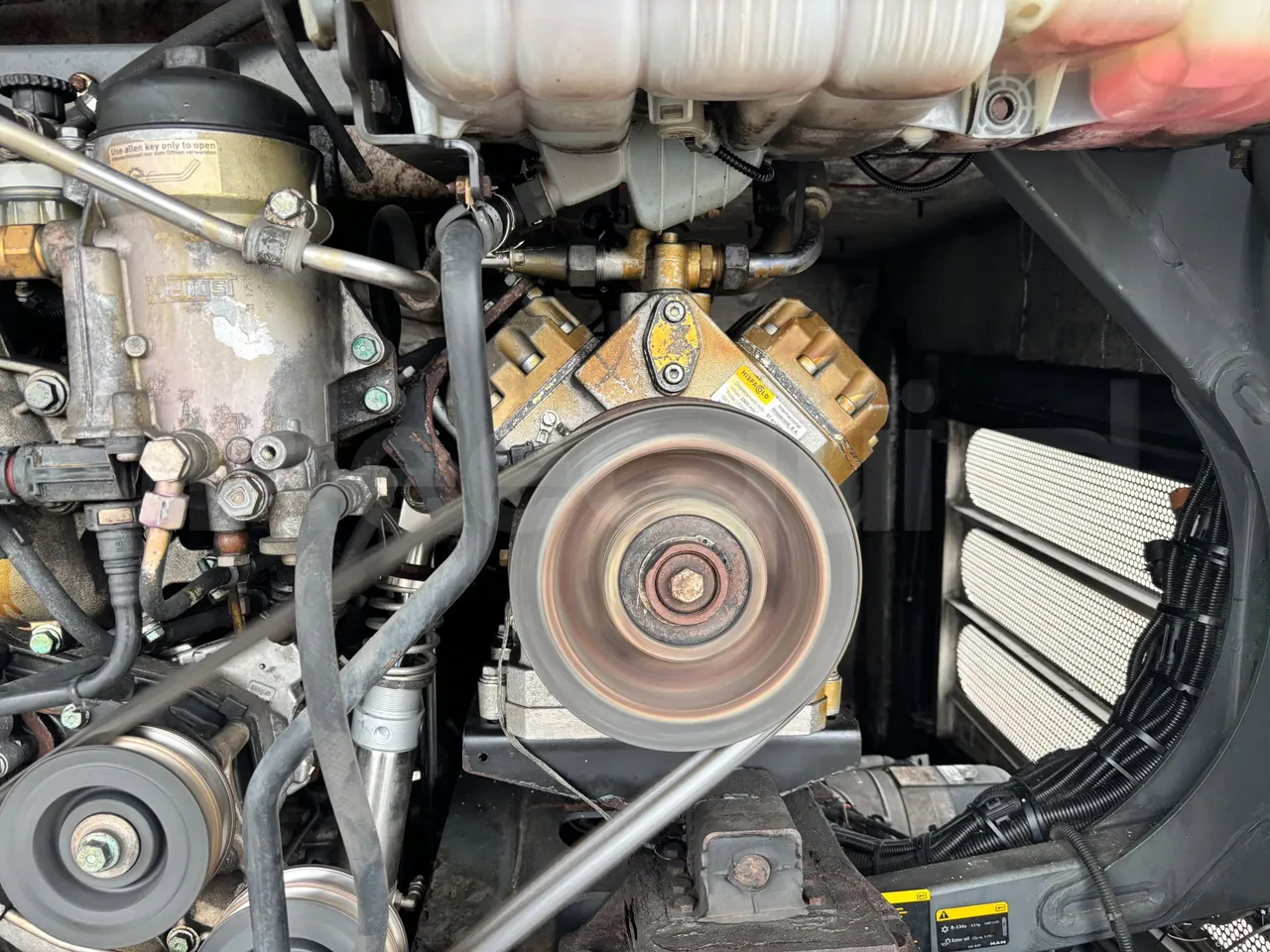 Man Lion's Intercity B.2007.46.008 - Euro6 - 213kW - 12.280mt - air conditioning compressor