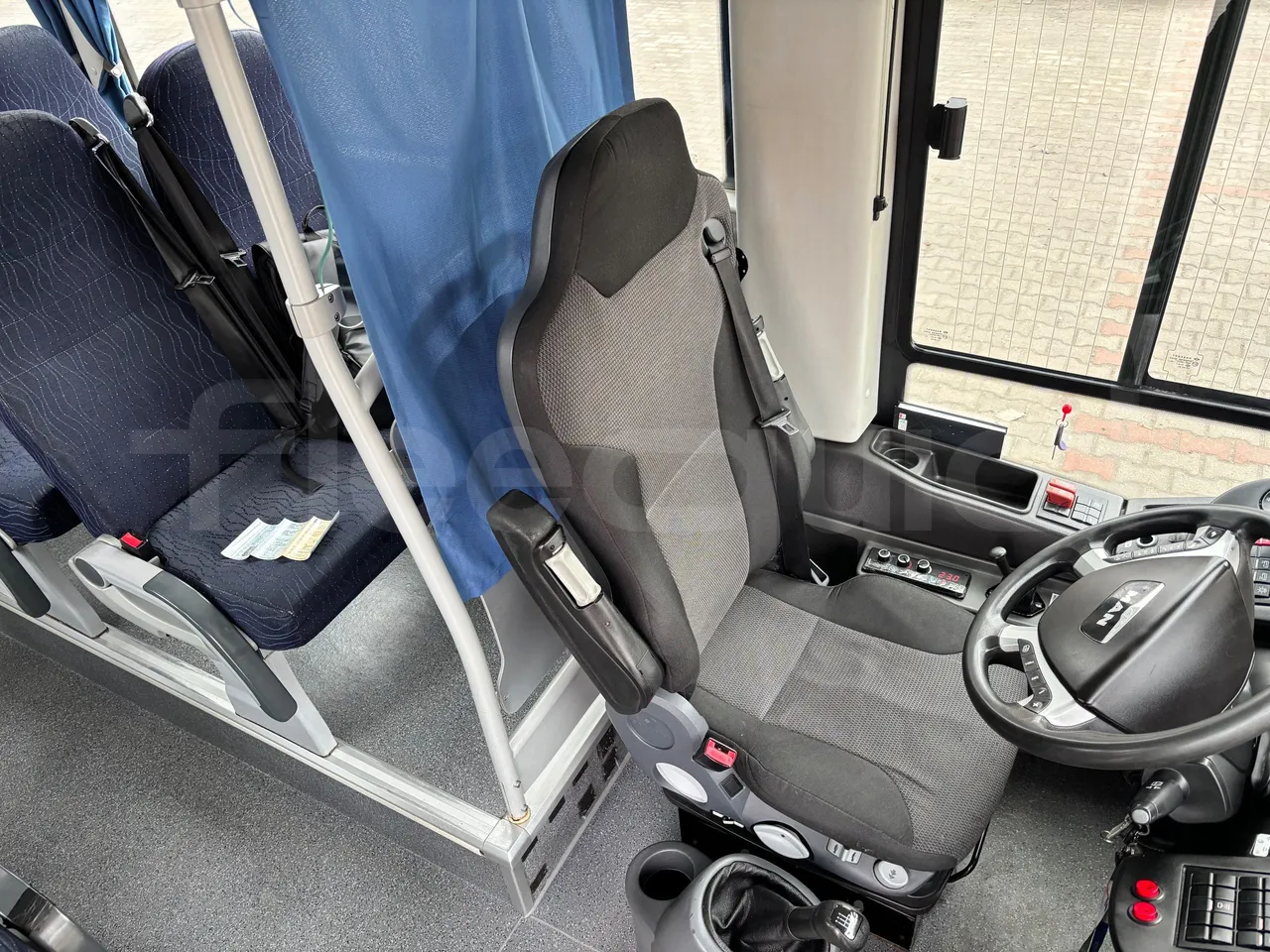 Man Lion's Intercity B.2007.46.008 - Euro6 - 213kW - 12.280mt - driver's seat photo