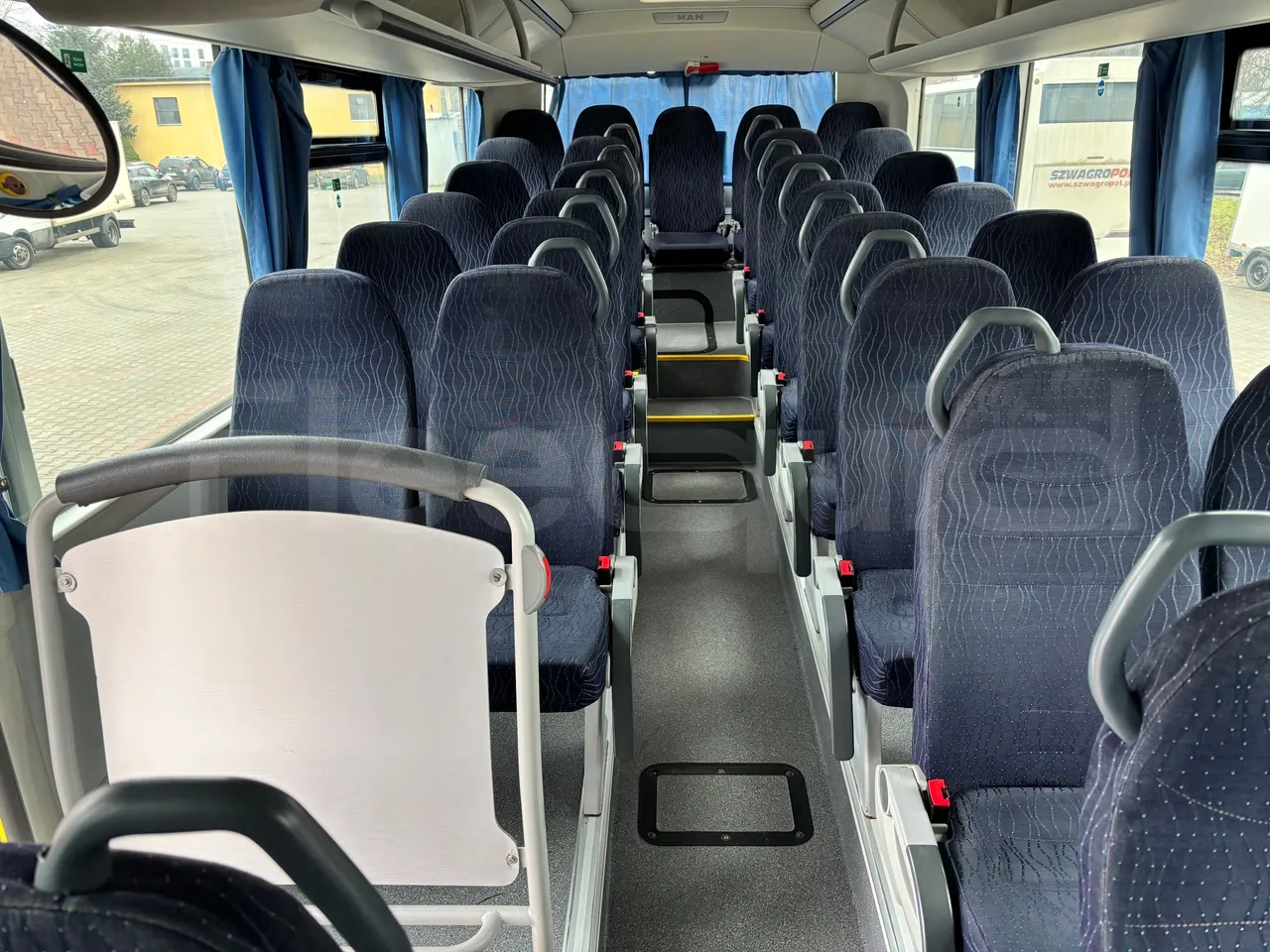 Man Lion's Intercity B.2007.46.008 - Euro6 - 213kW - 12.280mt - floor hatches photo