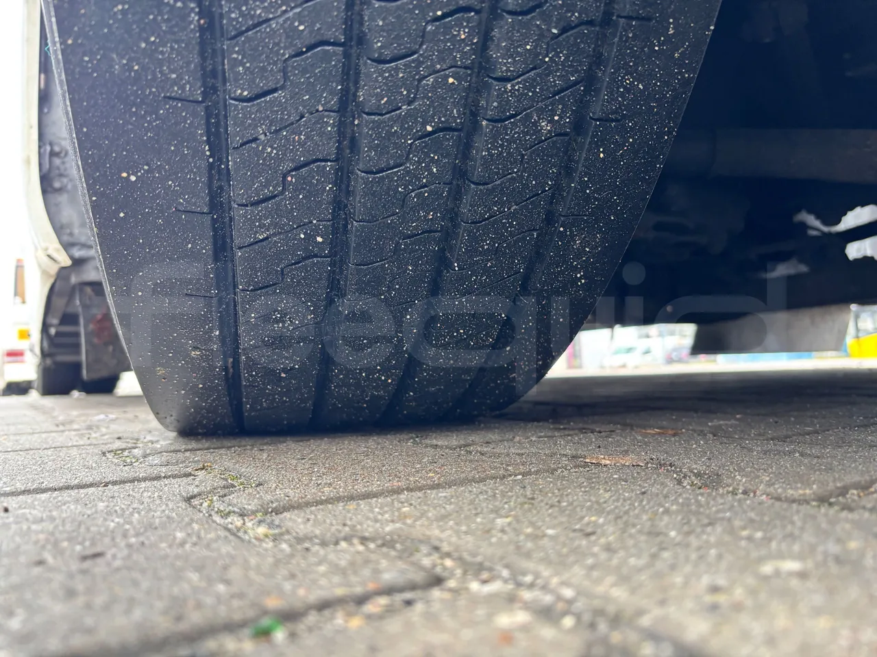 Man Lion's Intercity B.2007.46.008 - Euro6 - 213kW - 12.280mt - tread condition front tires right