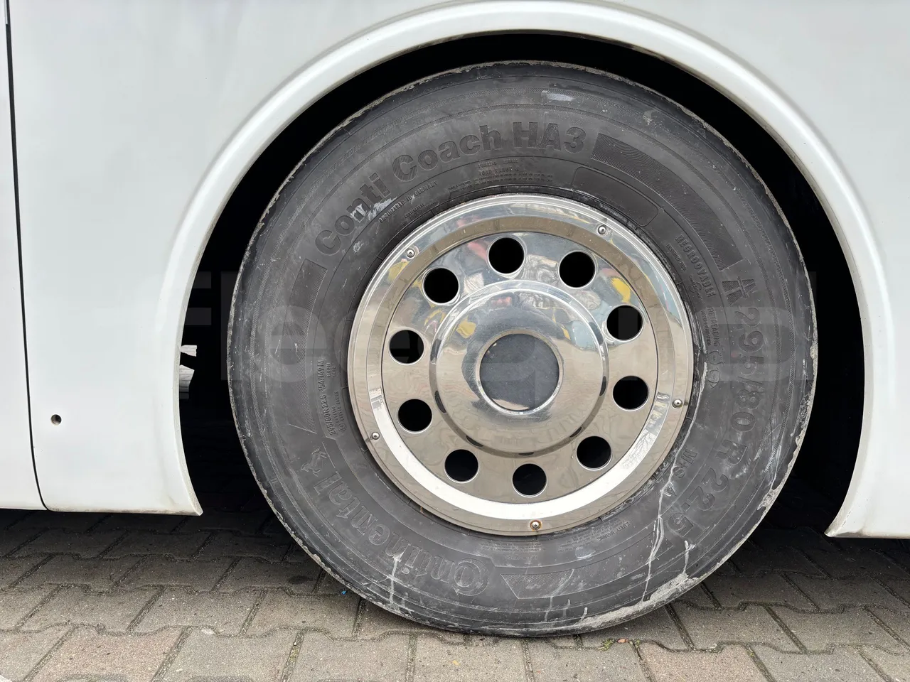 Man Lion's Intercity B.2007.46.008 - Euro6 - 213kW - 12.280mt - rear left tire photo
