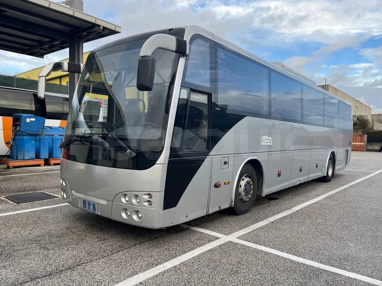 Temsa Safari RD R A T-I53 - Euro 5 - 266 kw - 12.200 mt - 3/4 front left