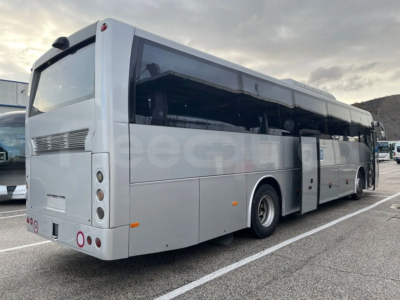 Temsa Safari RD R A T-I53 - Euro 5 - 266 kw - 12.200 mt - 3/4 right rear doors open