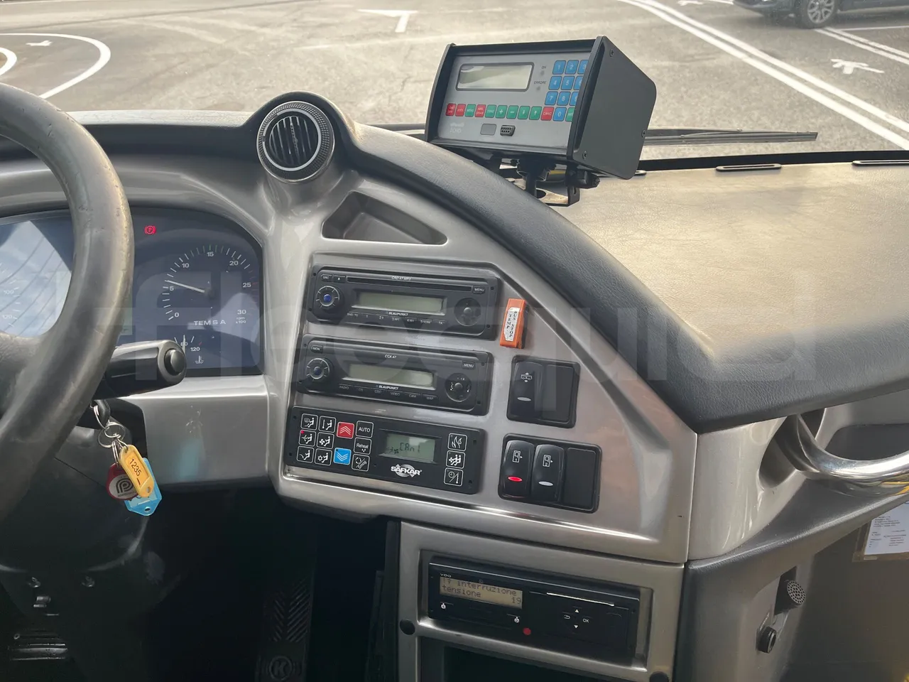 Temsa Safari RD R A T-I53 - Euro 5 - 266 kw - 12.200 mt - radio accessories photo