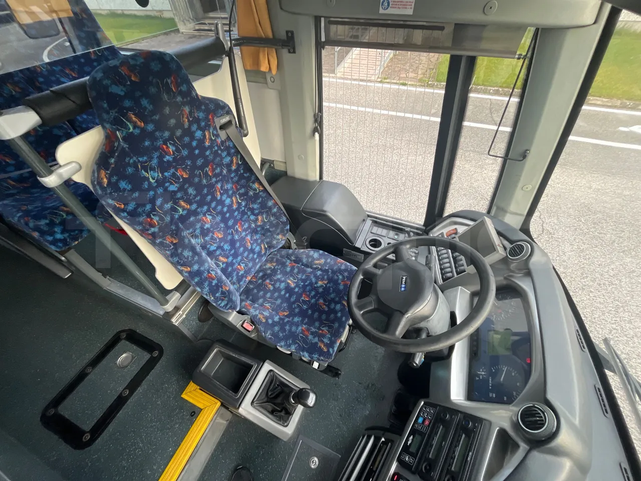 Temsa Safari RD R A T-I53 - Euro 5 - 266 kw - 12.200 mt - driver's seat photo