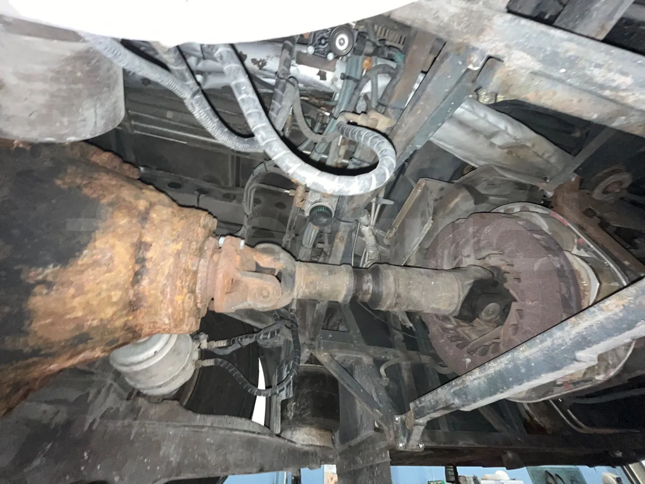 Temsa Safari RD R A T-I53 - Euro 5 - 266 kw - 12.200 mt - driveshaft photo