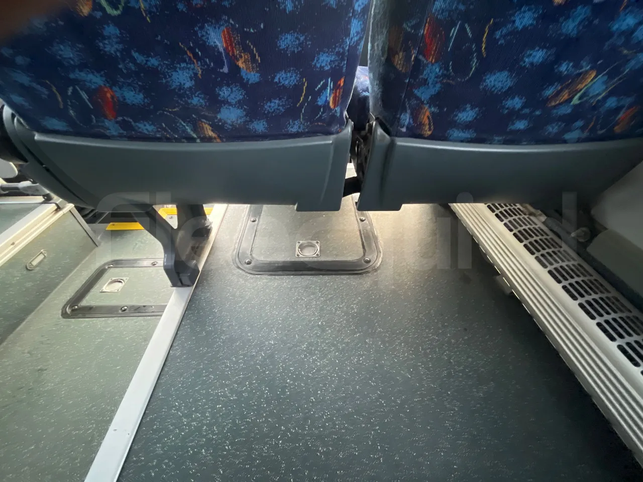 Temsa Safari RD R A T-I53 - Euro 5 - 266 kw - 12.200 mt - footrest detail photo