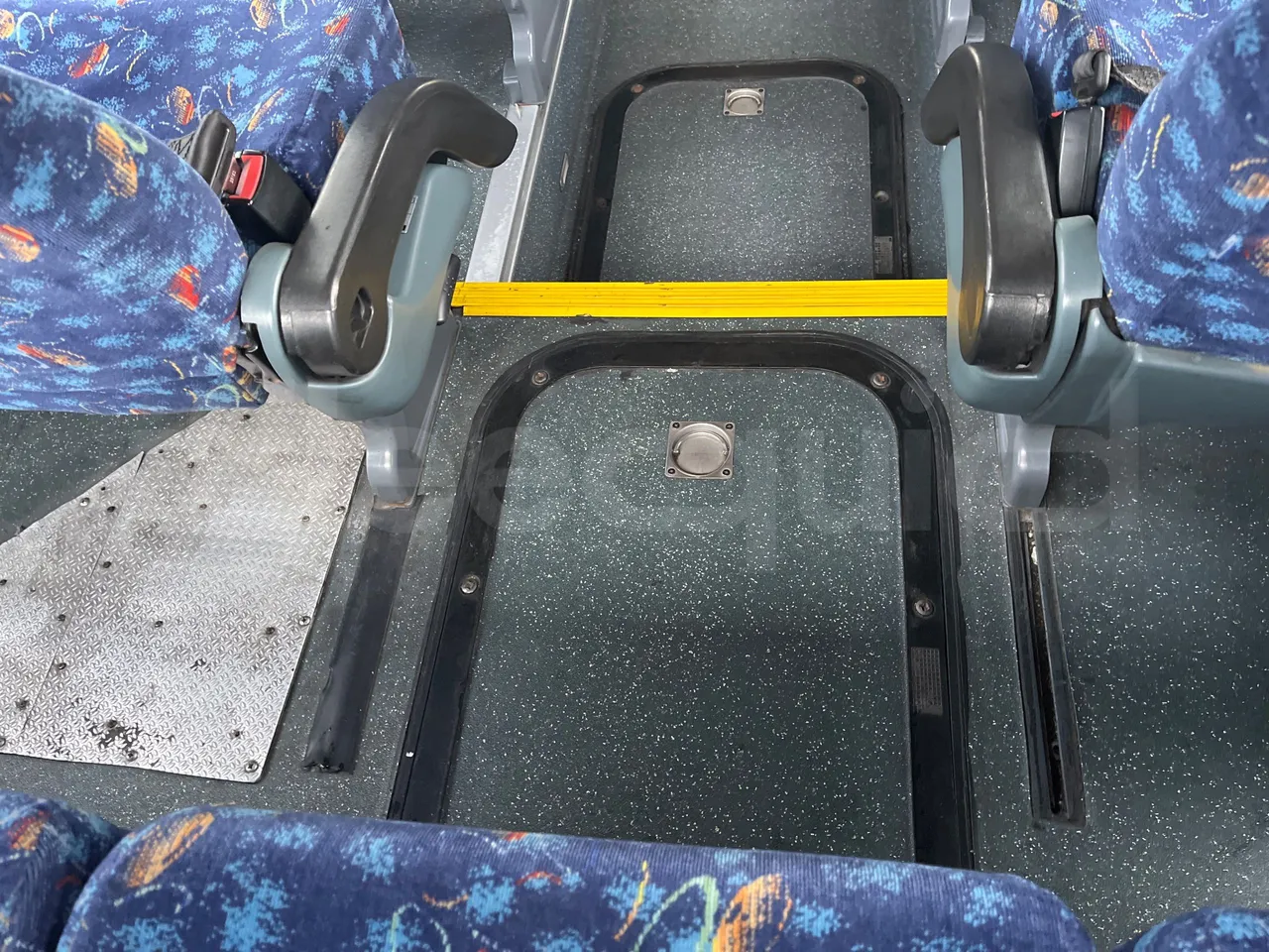 Temsa Safari RD R A T-I53 - Euro 5 - 266 kw - 12.200 mt - floor hatches photo