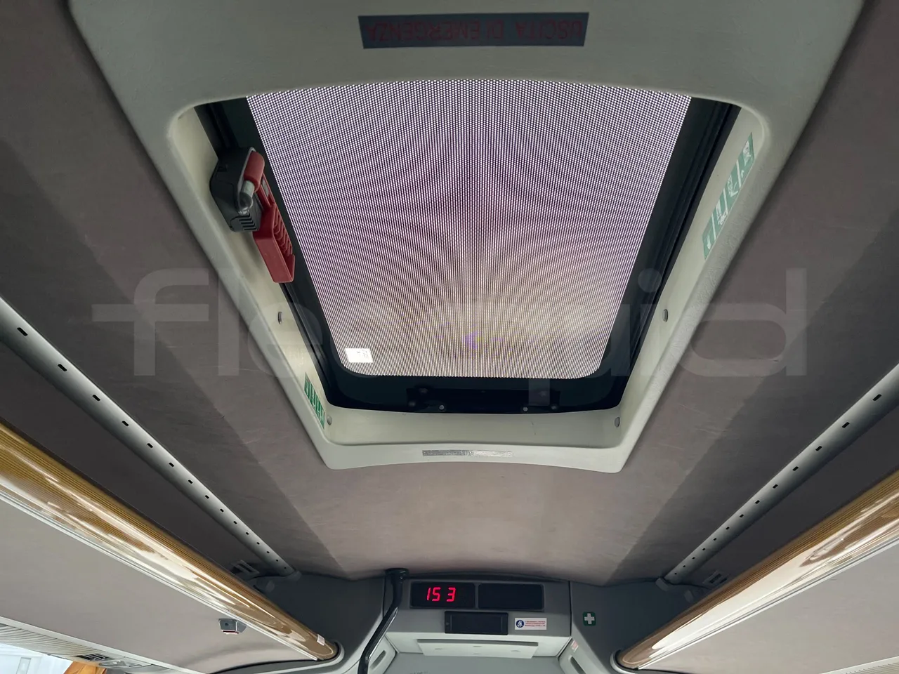 Temsa Safari RD R A T-I53 - Euro 5 - 266 kw - 12.200 mt - roof hatch 2