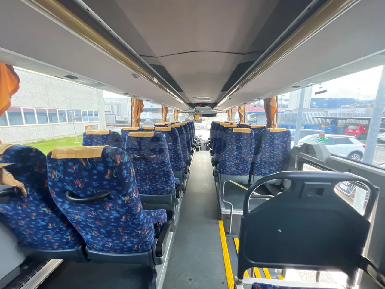 Temsa Safari RD R A T-I53 - Euro 5 - 266 kw - 12.200 mt - forward view middle aisle