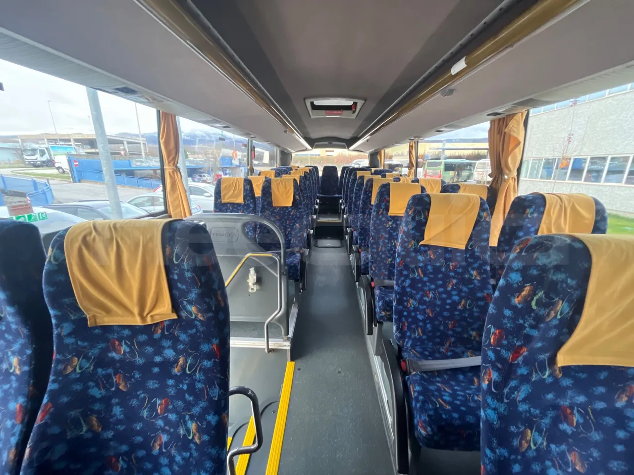 Temsa Safari RD R A T-I53 - Euro 5 - 266 kw - 12.200 mt - reverse view middle aisle