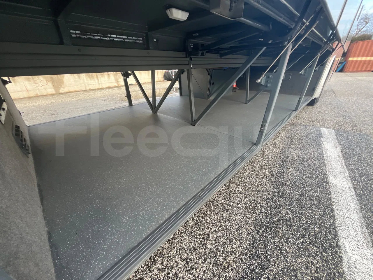 Temsa Safari RD R A T-I53 - Euro 5 - 266 kw - 12.200 mt - internal frame rust check