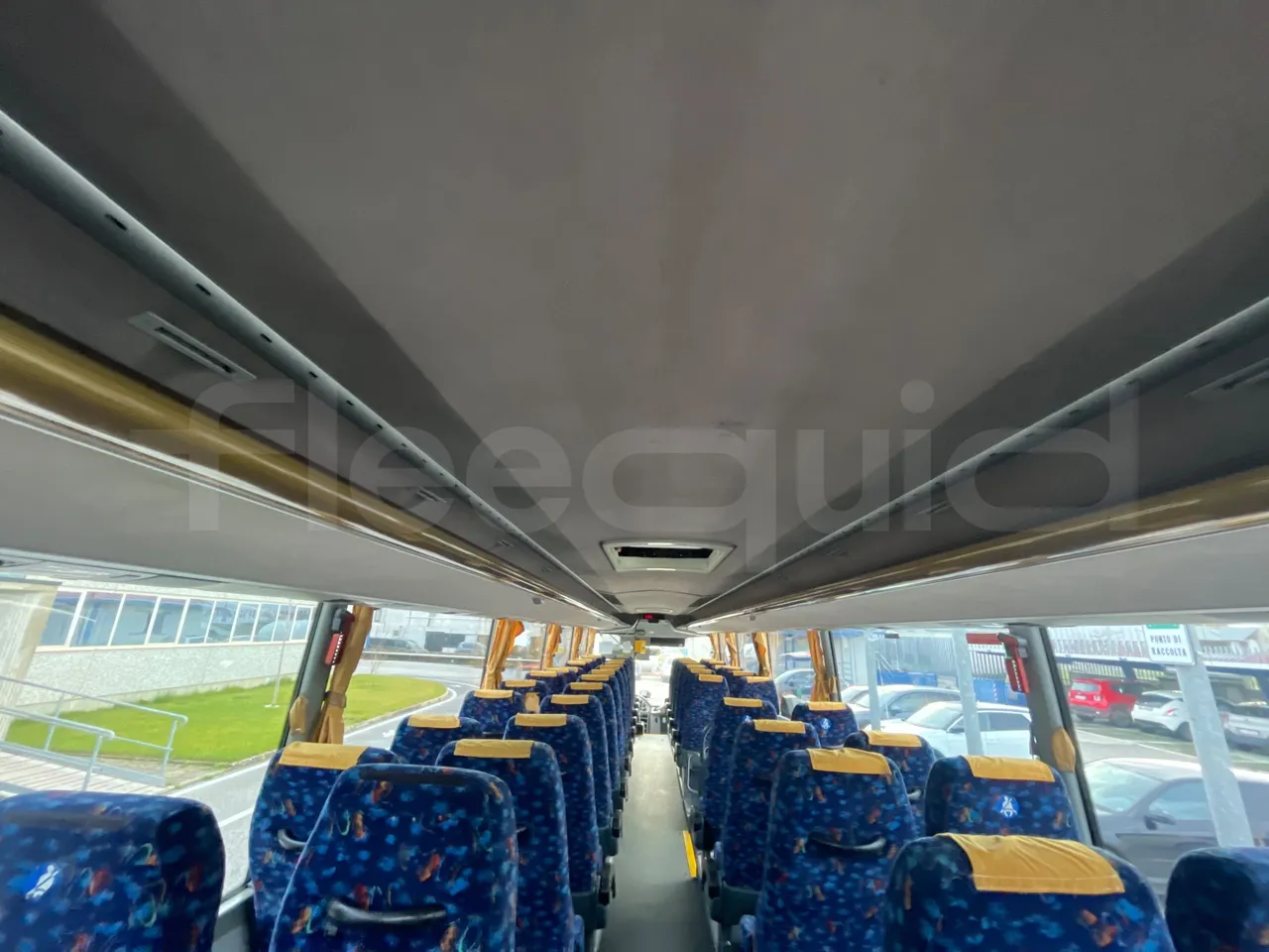 Temsa Safari RD R A T-I53 - Euro 5 - 266 kw - 12.200 mt - overhead compartments photo