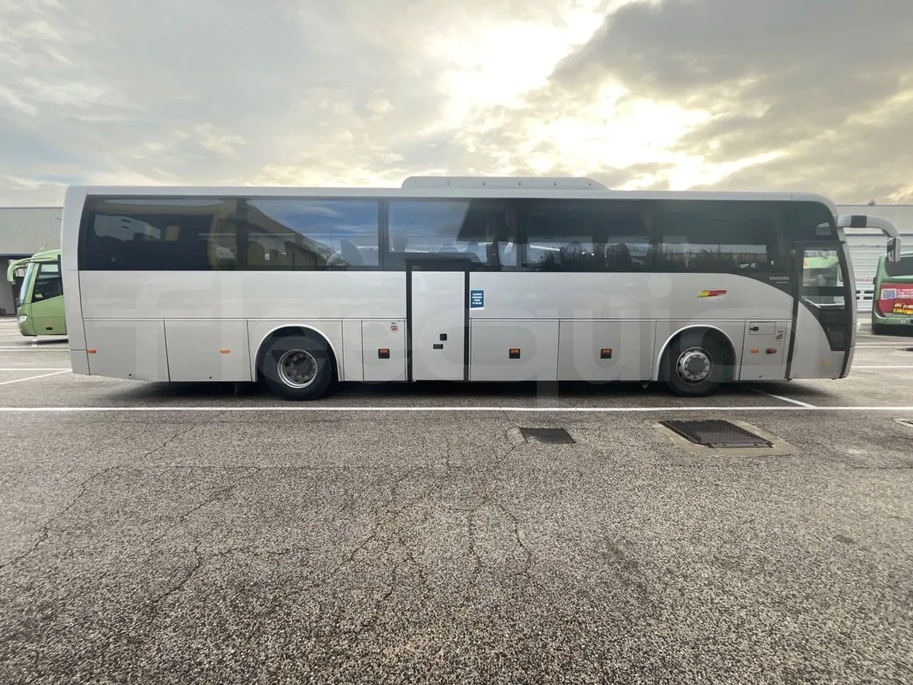 Temsa Safari RD R A T-I53 - Euro 5 - 266 kw - 12.200 mt - right side doors closed