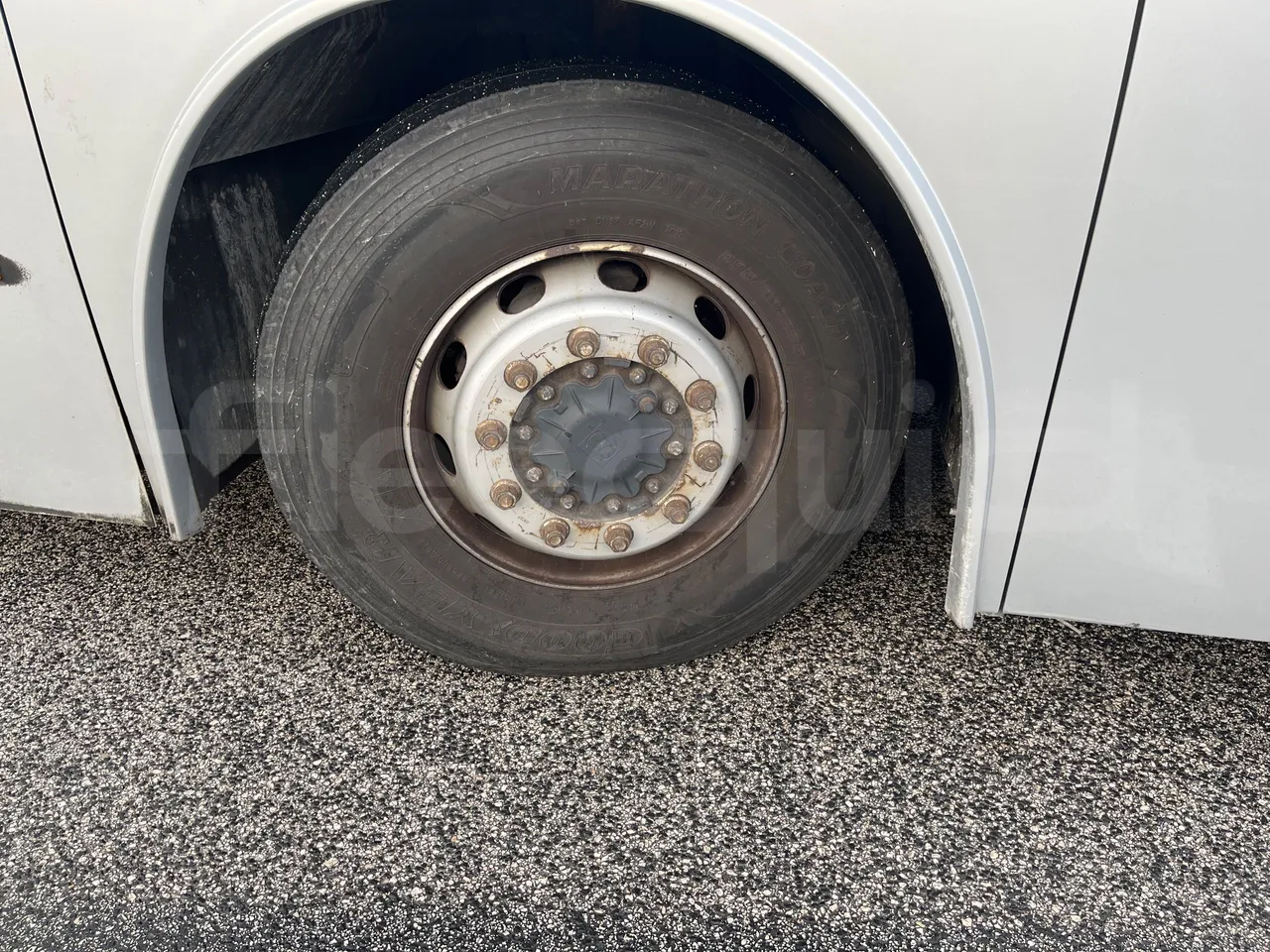 Temsa Safari RD R A T-I53 - Euro 5 - 266 kw - 12.200 mt - front left tire measurements