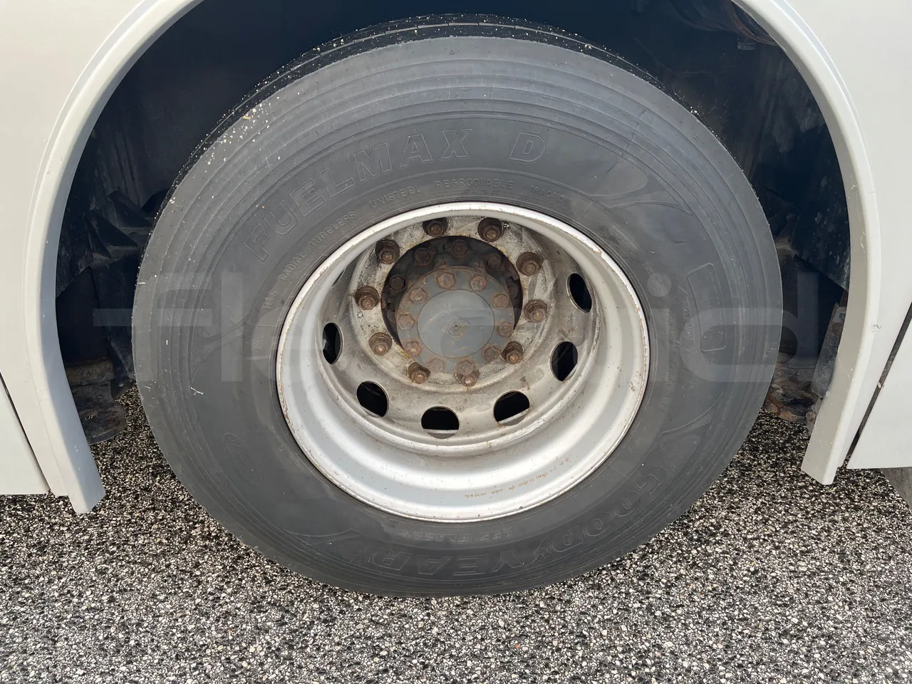 Temsa Safari RD R A T-I53 - Euro 5 - 266 kw - 12.200 mt - rear left tire photo