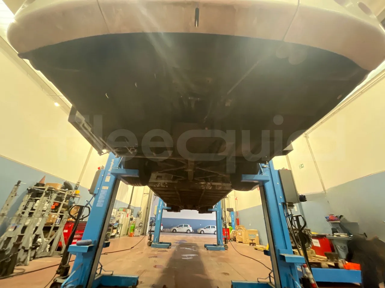 Temsa Safari RD R A T-I53 - Euro 5 - 266 kw - 12.200 mt - front undercarriage from front