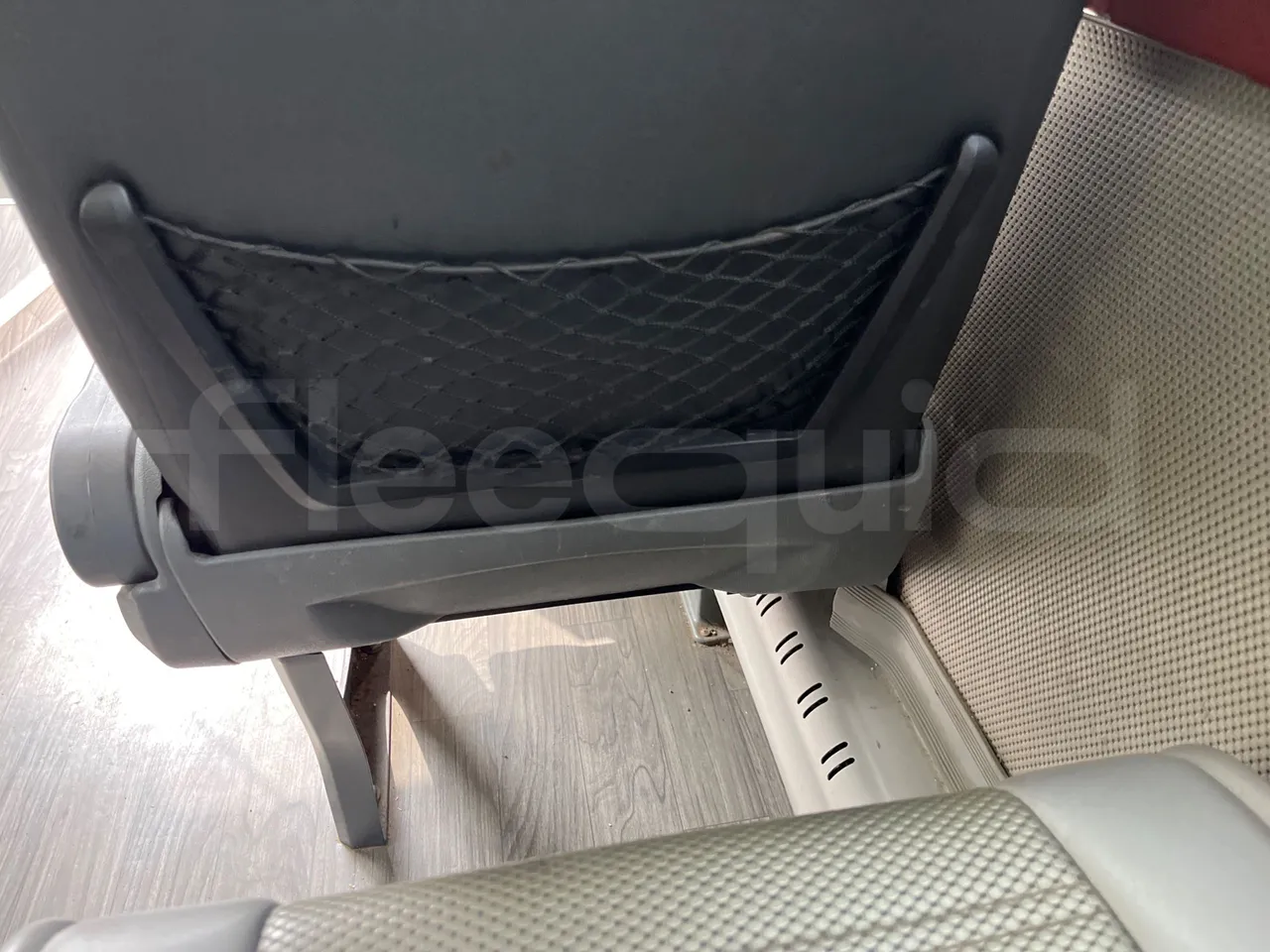 Mercedes-Benz Sprinter 906BB53/ Euro 6 - 140 Kw - 7.861 Mt - mesh detail photo