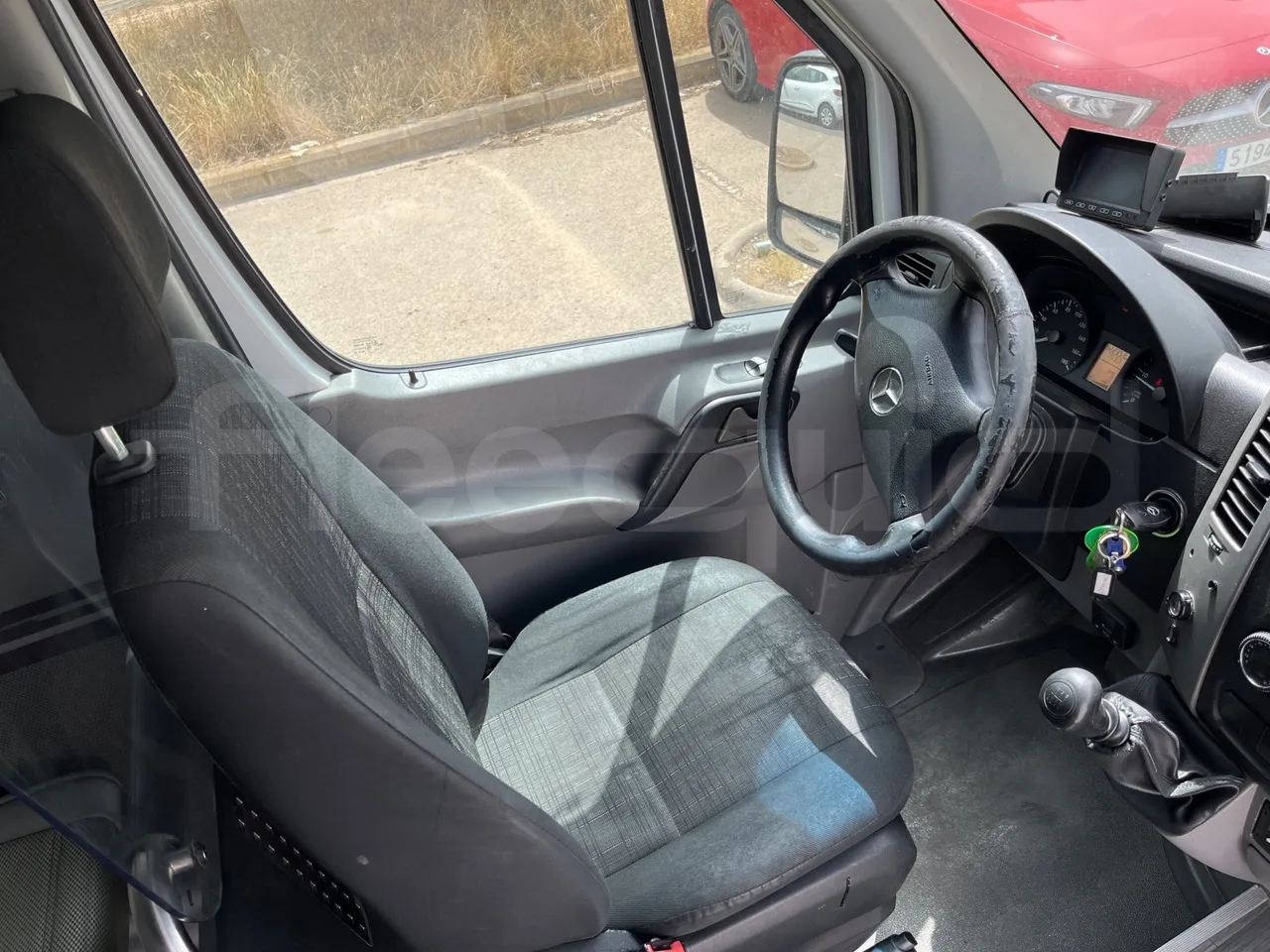 Mercedes-Benz Sprinter 906BB53/ Euro 6 - 140 Kw - 7.861 Mt - driver's seat photo