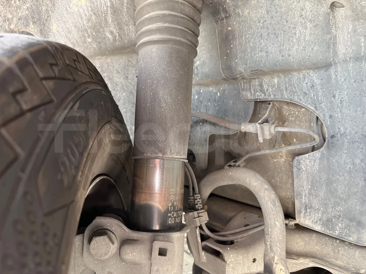 Mercedes-Benz Sprinter 906BB53/ Euro 6 - 140 Kw - 7.861 Mt - front shock absorbers right