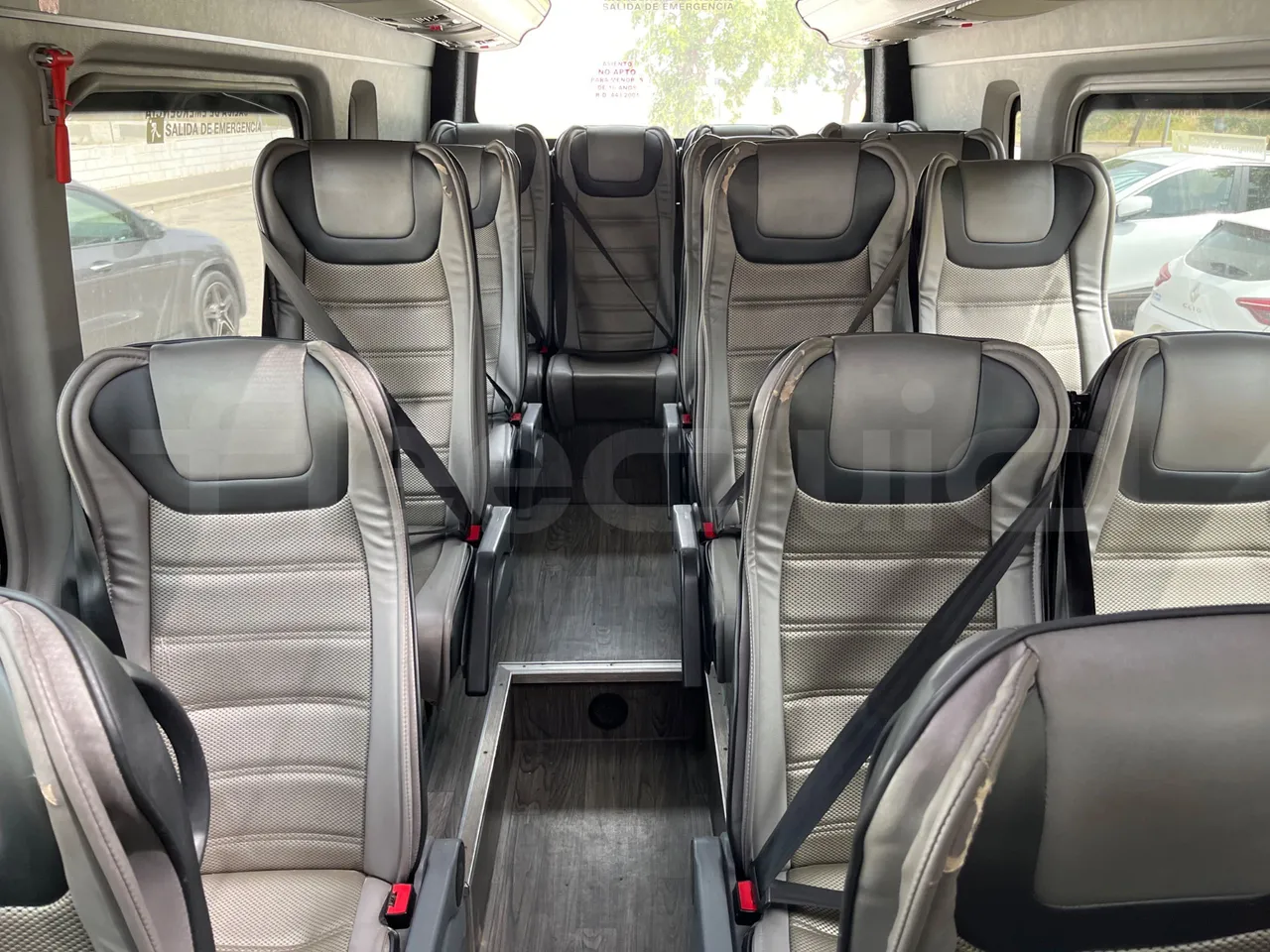 Mercedes-Benz Sprinter 906BB53/ Euro 6 - 140 Kw - 7.861 Mt - reverse view middle aisle