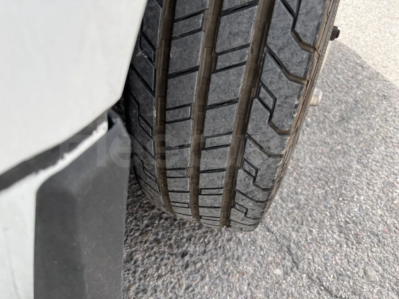 Mercedes-Benz Sprinter 906BB53/ Euro 6 - 140 Kw - 7.861 Mt - tread condition front tires right