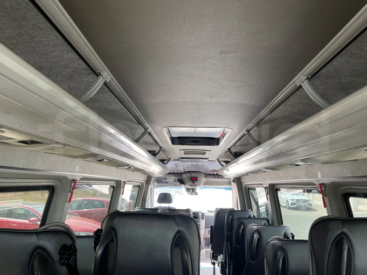 Mercedes-Benz Sprinter 906BB53/ Euro 6 - 140 Kw - 7.861 Mt - overhead compartments photo