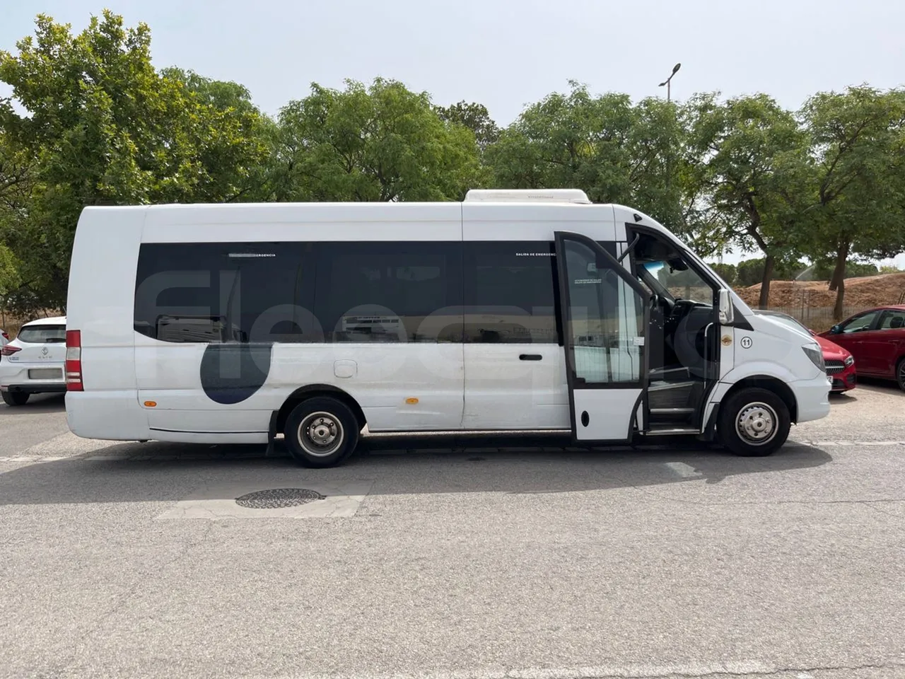 Mercedes-Benz Sprinter 906BB53/ Euro 6 - 140 Kw - 7.861 Mt - right side doors open