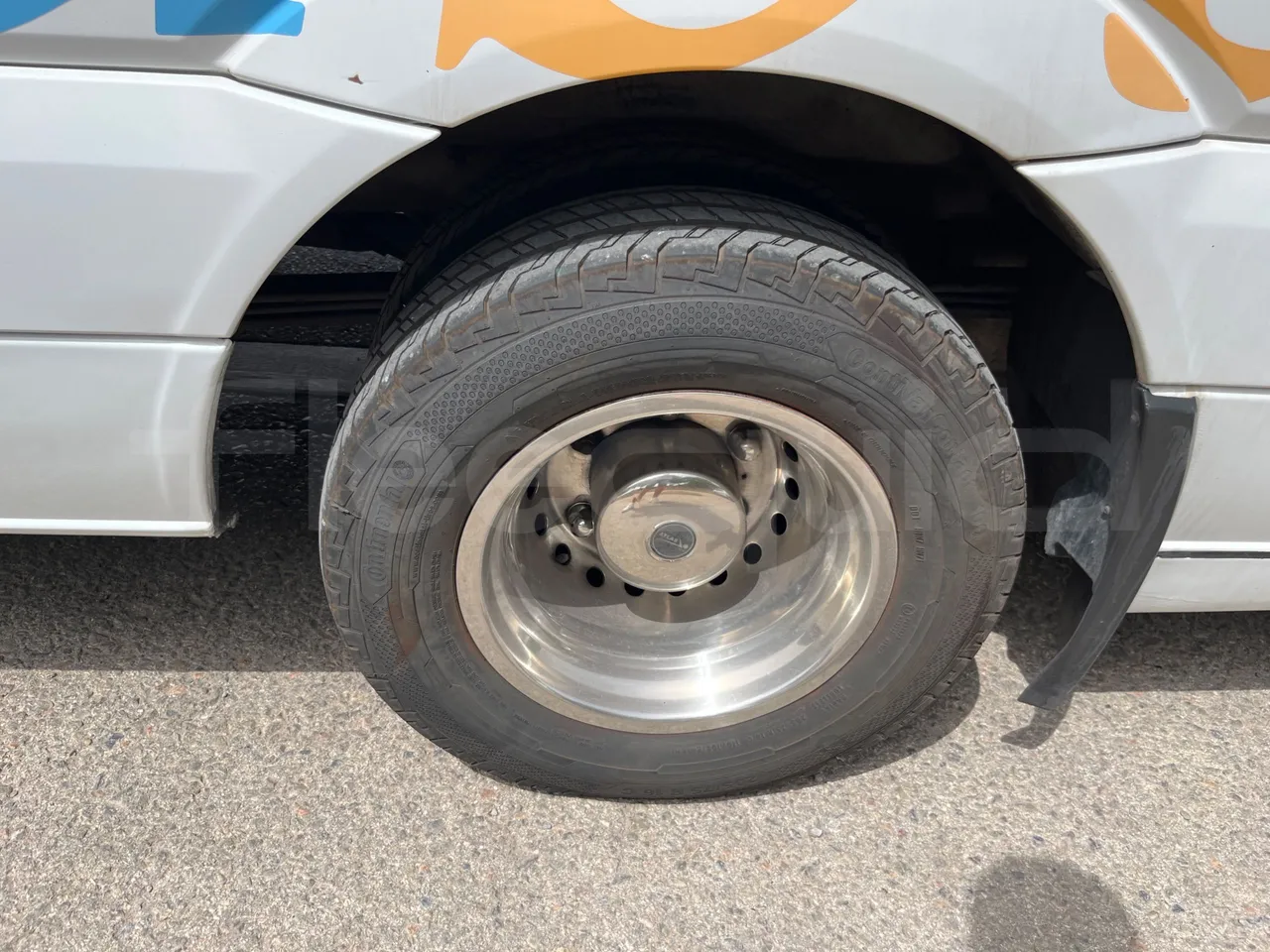 Mercedes-Benz Sprinter 906BB53/ Euro 6 - 140 Kw - 7.861 Mt - rear left tire photo