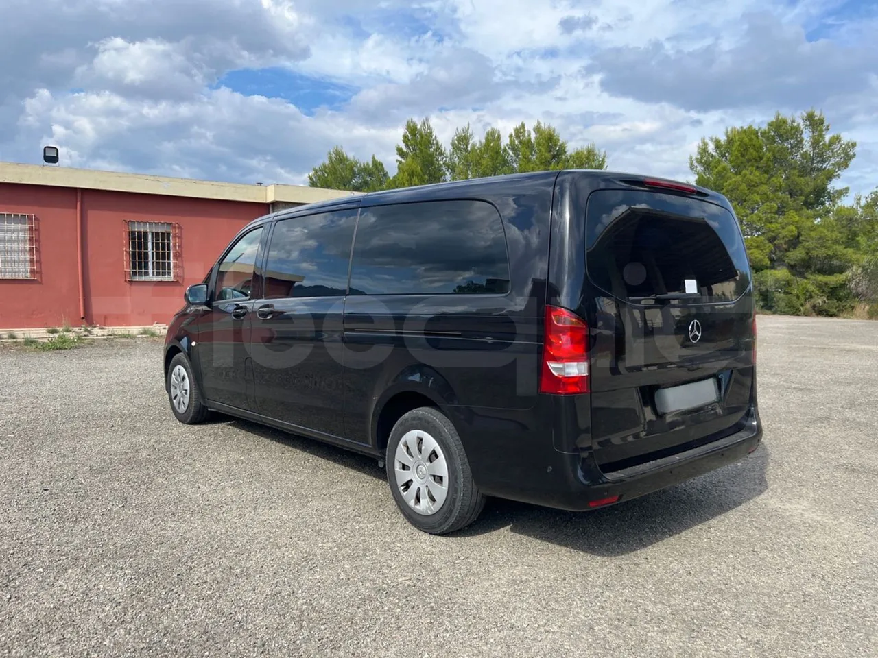 Mercedes-Benz Vito Tourer 639-2/ Euro 6 - 100 Kw - 5.370 Mt - 3/4 left rear side