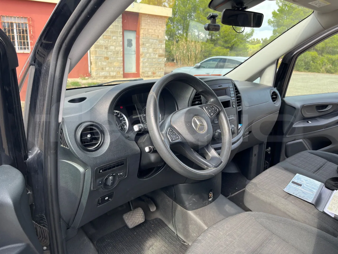 Mercedes-Benz Vito Tourer 639-2/ Euro 6 - 100 Kw - 5.370 Mt - buttons panels on