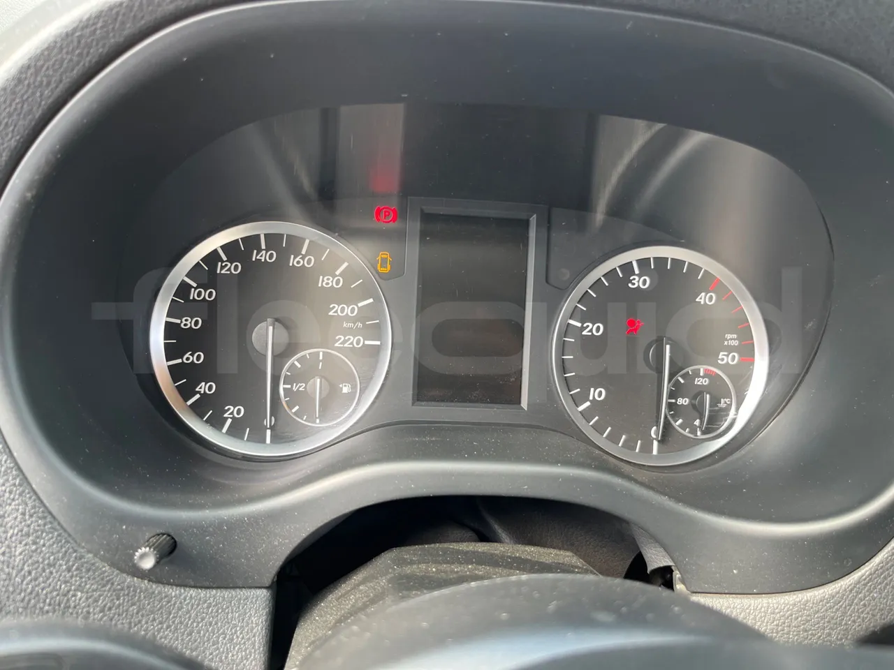Mercedes-Benz Vito Tourer 639-2/ Euro 6 - 100 Kw - 5.370 Mt - dashboard lights on