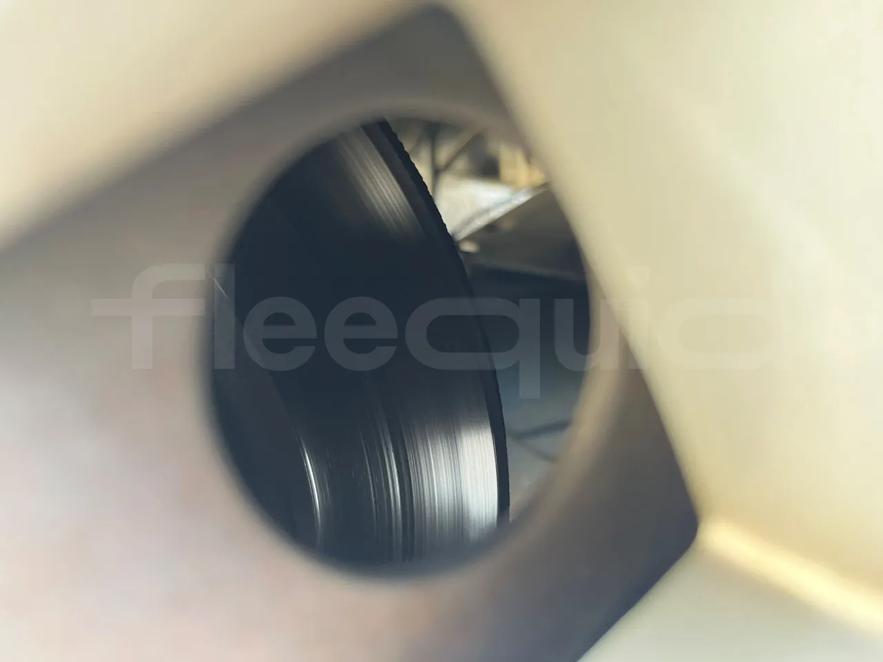 Mercedes-Benz Vito Tourer 639-2/ Euro 6 - 100 Kw - 5.370 Mt - axle 2 discs right