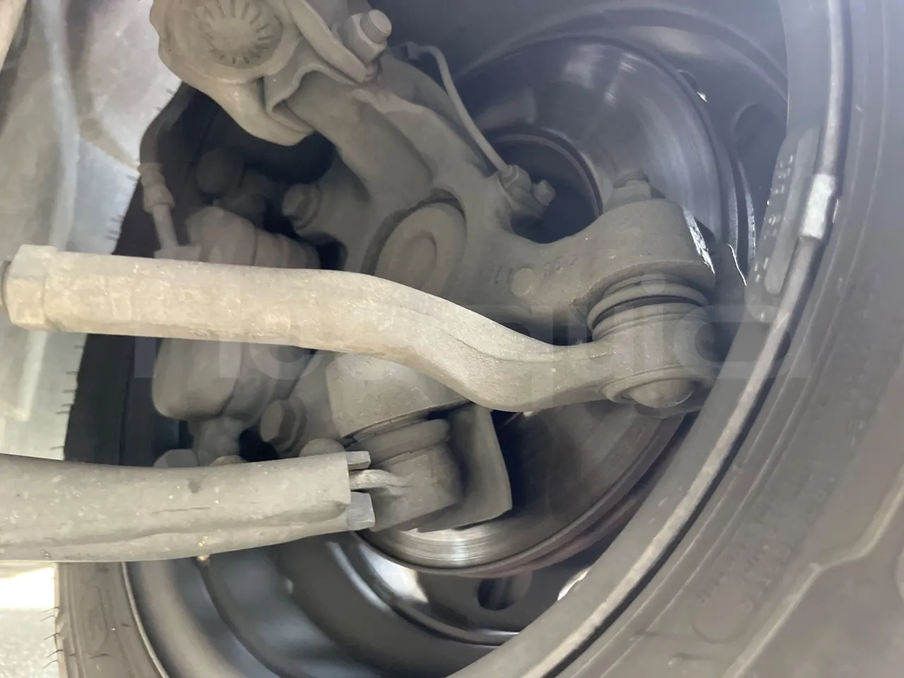 Mercedes-Benz Vito Tourer 639-2/ Euro 6 - 100 Kw - 5.370 Mt - front discs left