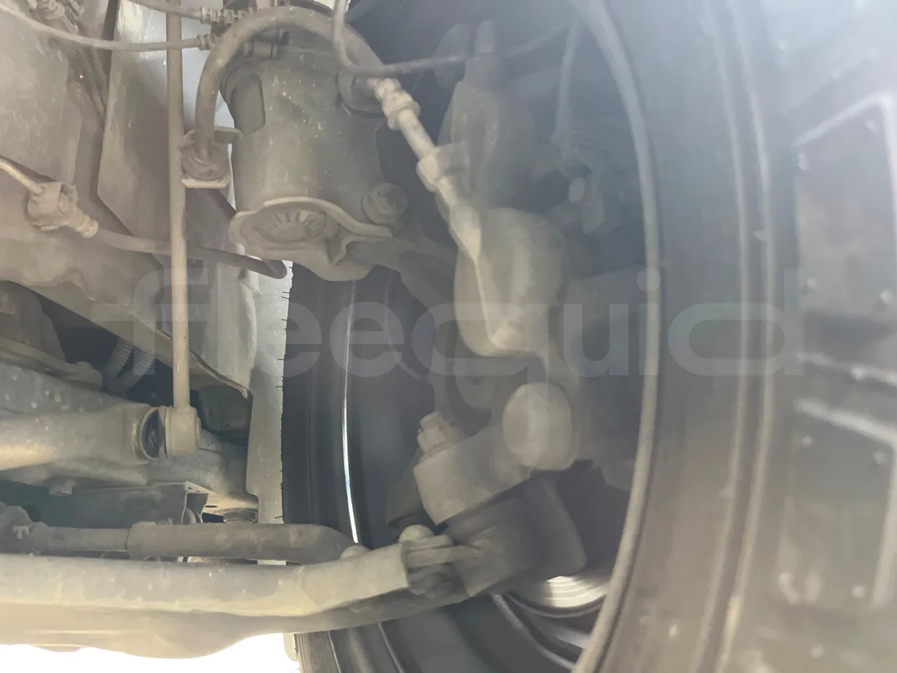 Mercedes-Benz Vito Tourer 639-2/ Euro 6 - 100 Kw - 5.370 Mt - front discs right