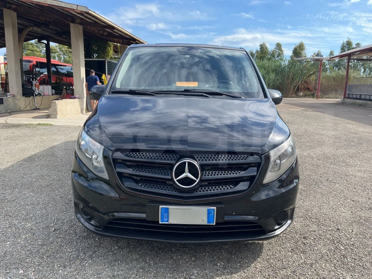 Mercedes-Benz Vito Tourer 639-2/ Euro 6 - 100 Kw - 5.370 Mt - front photo