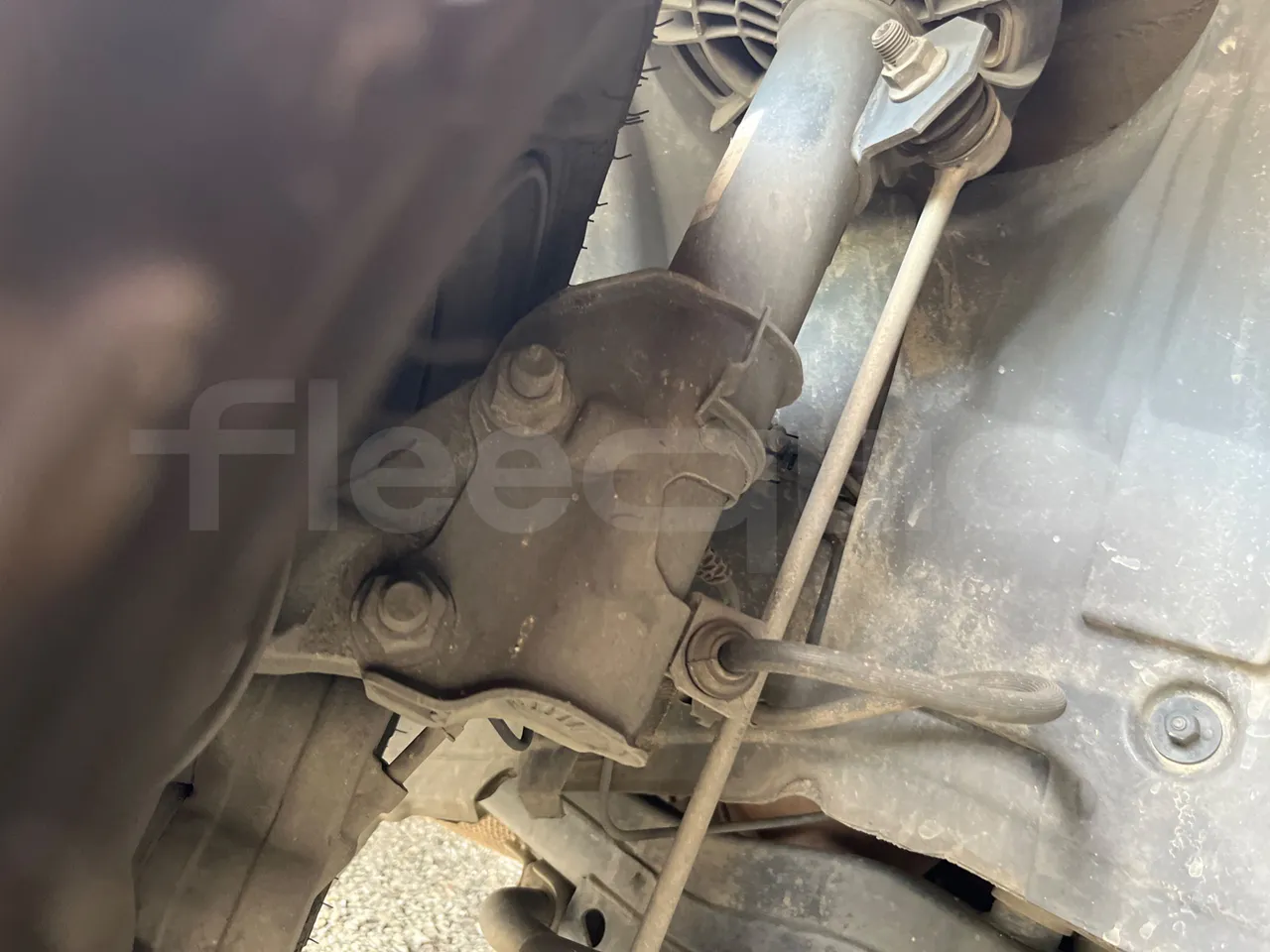 Mercedes-Benz Vito Tourer 639-2/ Euro 6 - 100 Kw - 5.370 Mt - front shock absorbers right