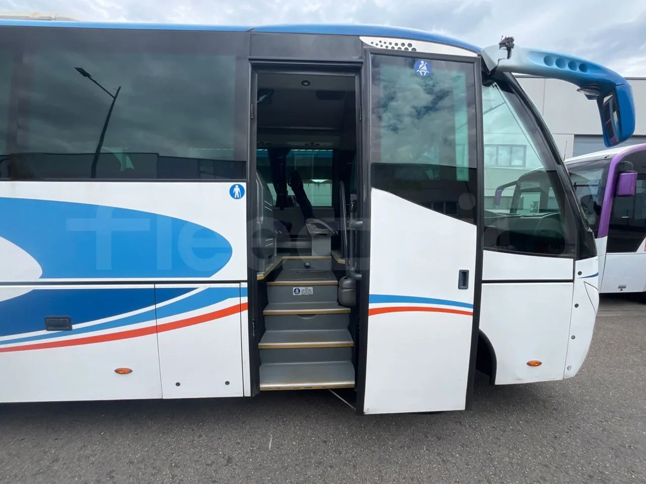 Man Dexon 12.240/ Euro4 -176Kw -7900 Mt - front door 2 open